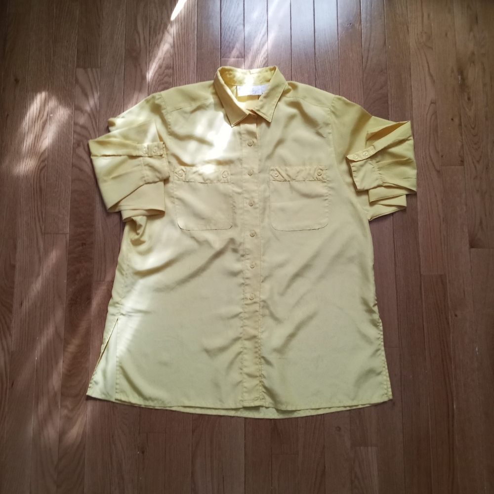 Shapely 80s yellow button down Size M
